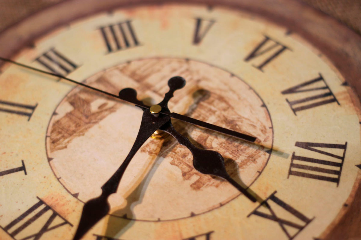 Реставрация деревянных часов: особенности работы